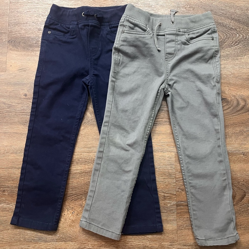 Hanna Andersson classic twill pants. Slim. Size 5 (110cm). Blue and Gray pants.